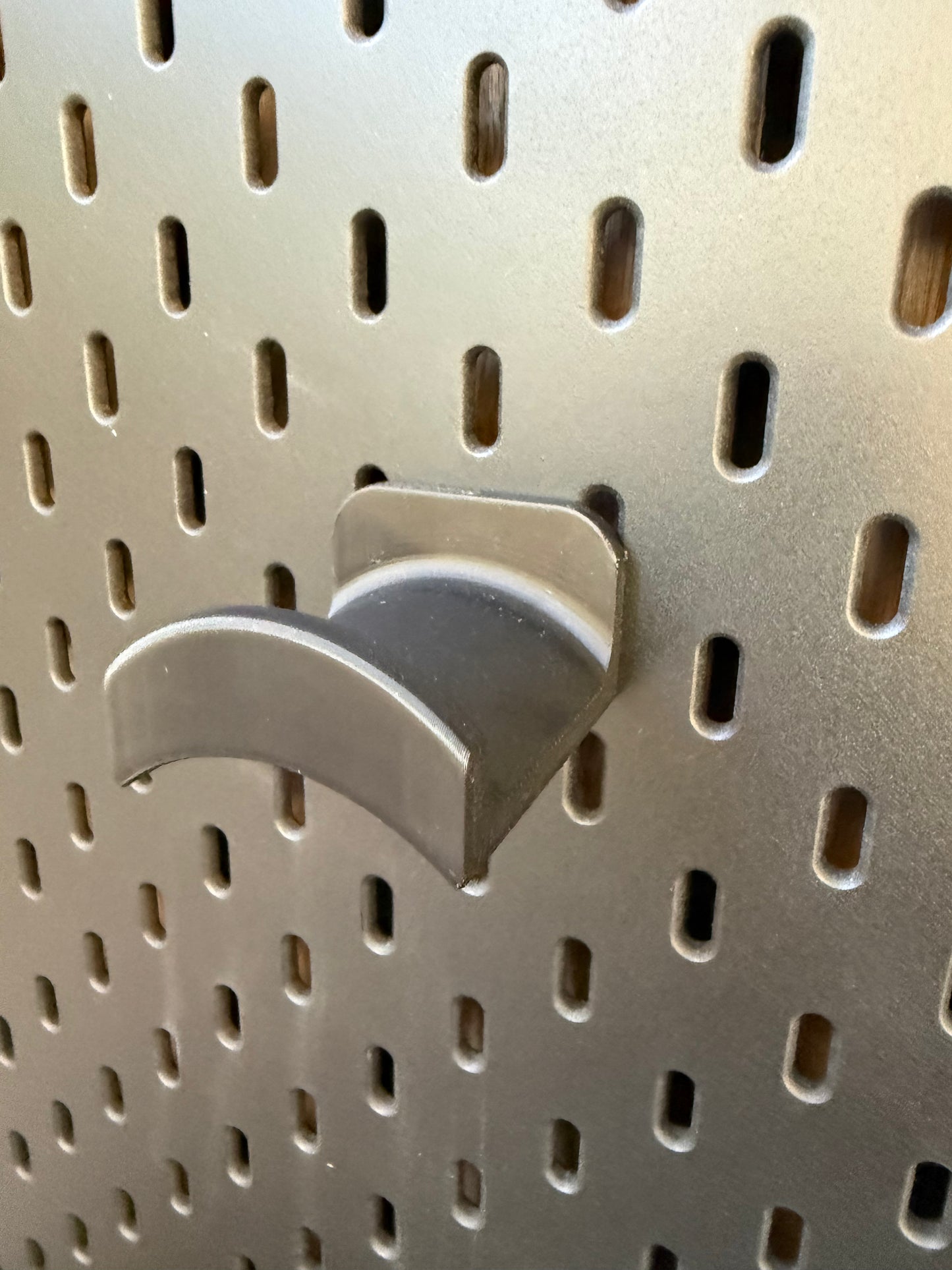 Headset stand voor IKEA Skadis - makkelijk je gaming headset ophangen